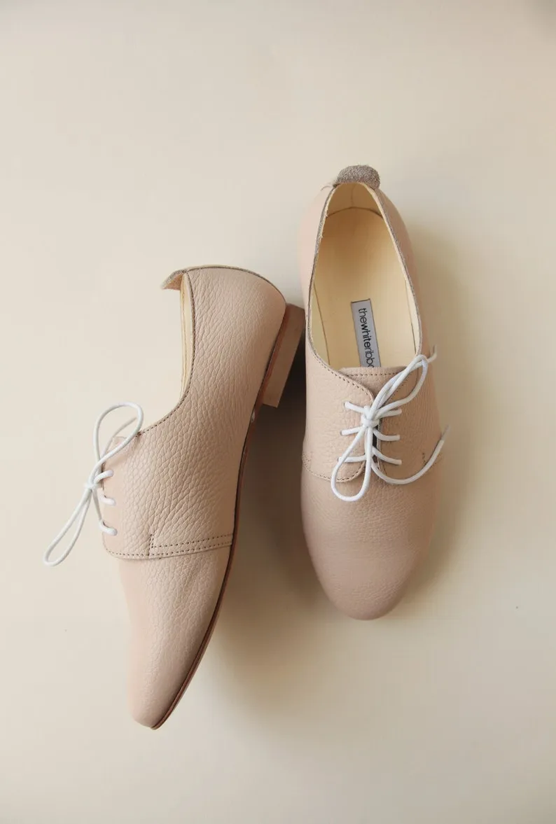 AMIRA Oxford Shoes - Nude Textured