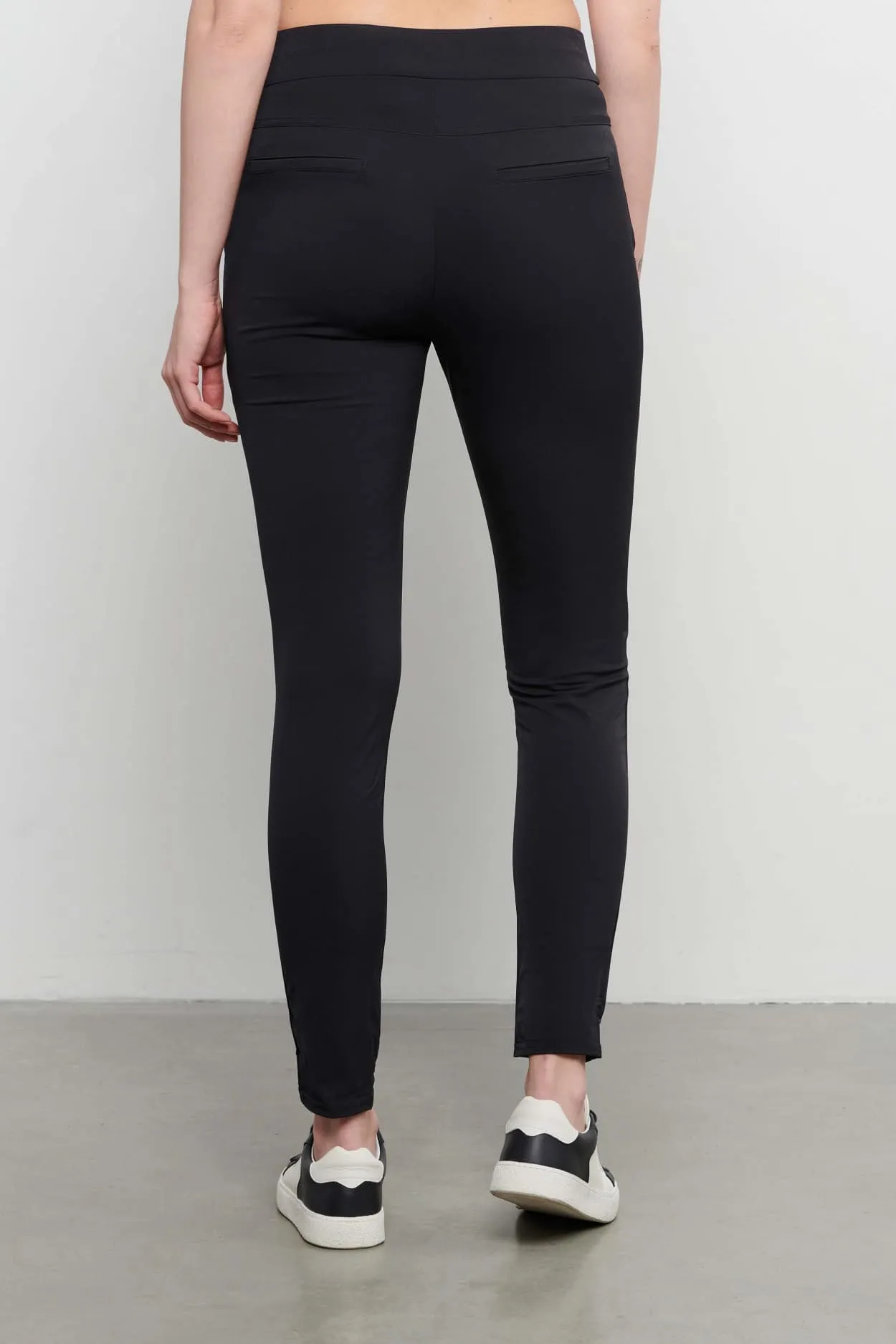 &Co Woman Peppe Travel Pant - Black