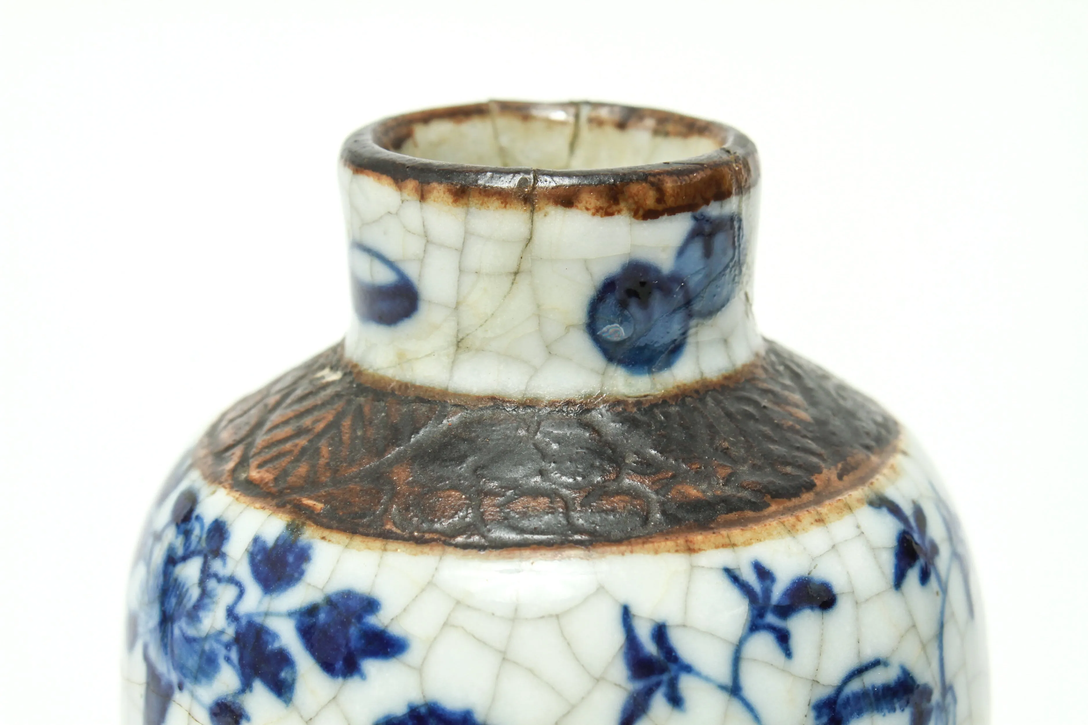 Chinese Qing Dynasty Blue and White Pottery Vase