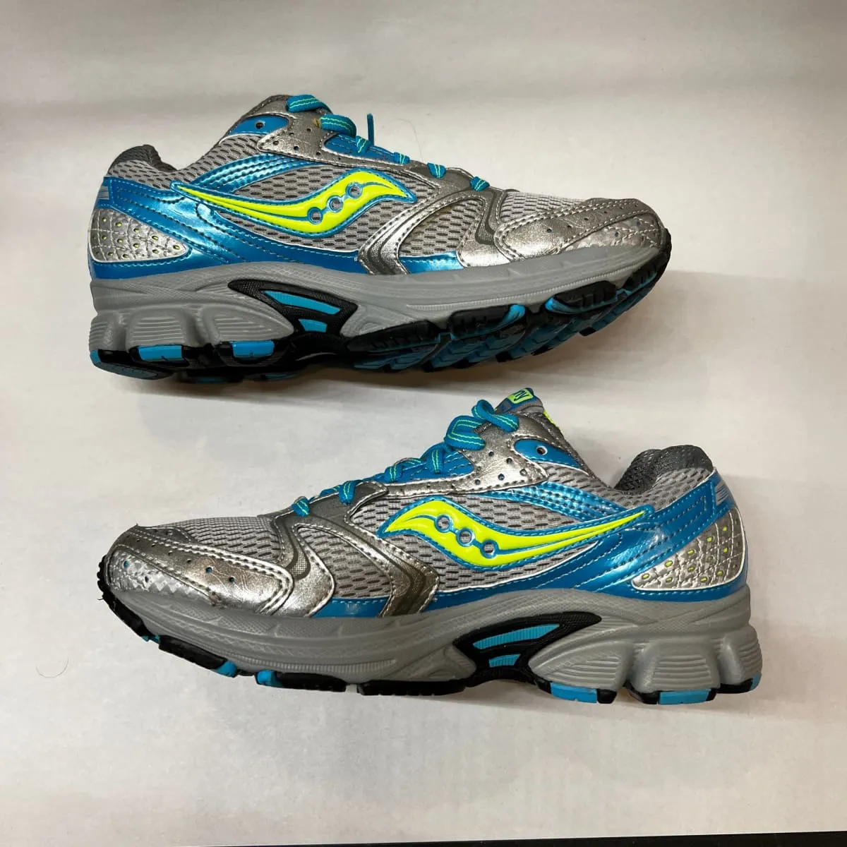 Women's Saucony Cohesion 5 Running Shoe  Blue/Gray/Green Size 7M - Preowned