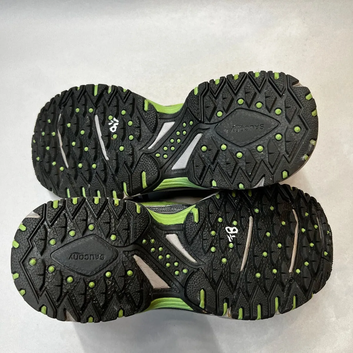 Women's Saucony Ridge TR-Original Trail Running Shoe - Gray/Green- Size 8M Preowned