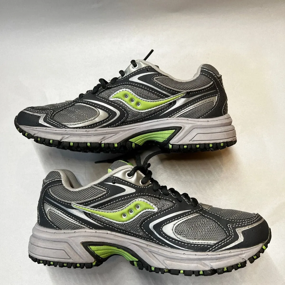 Women's Saucony Ridge TR-Original Trail Running Shoe - Gray/Green- Size 8M Preowned